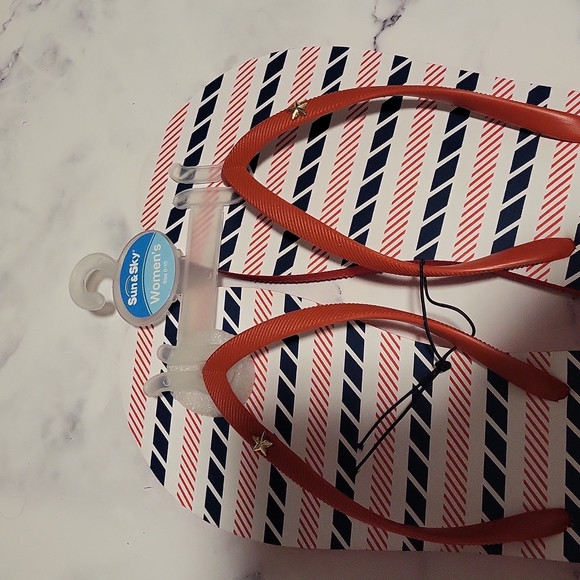 Women's Flip-flops - Picture 2 of 2
